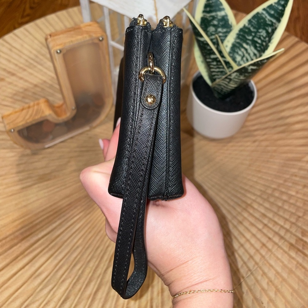 Black Michael Kors double zip Wristlet 🖤 - Picture 7 of 10